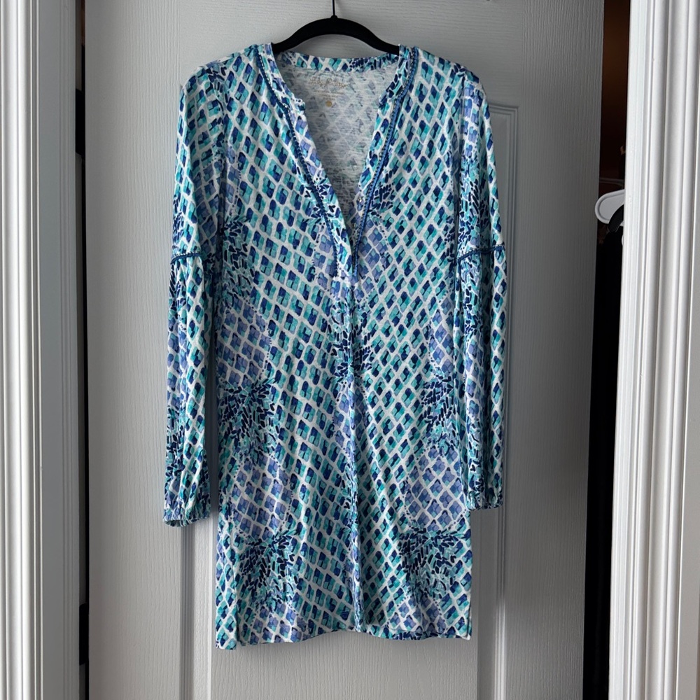 Lilly Pulitzer Blue and White Abstract Top